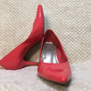 Comfort plus bubblegum pink heels size 7
